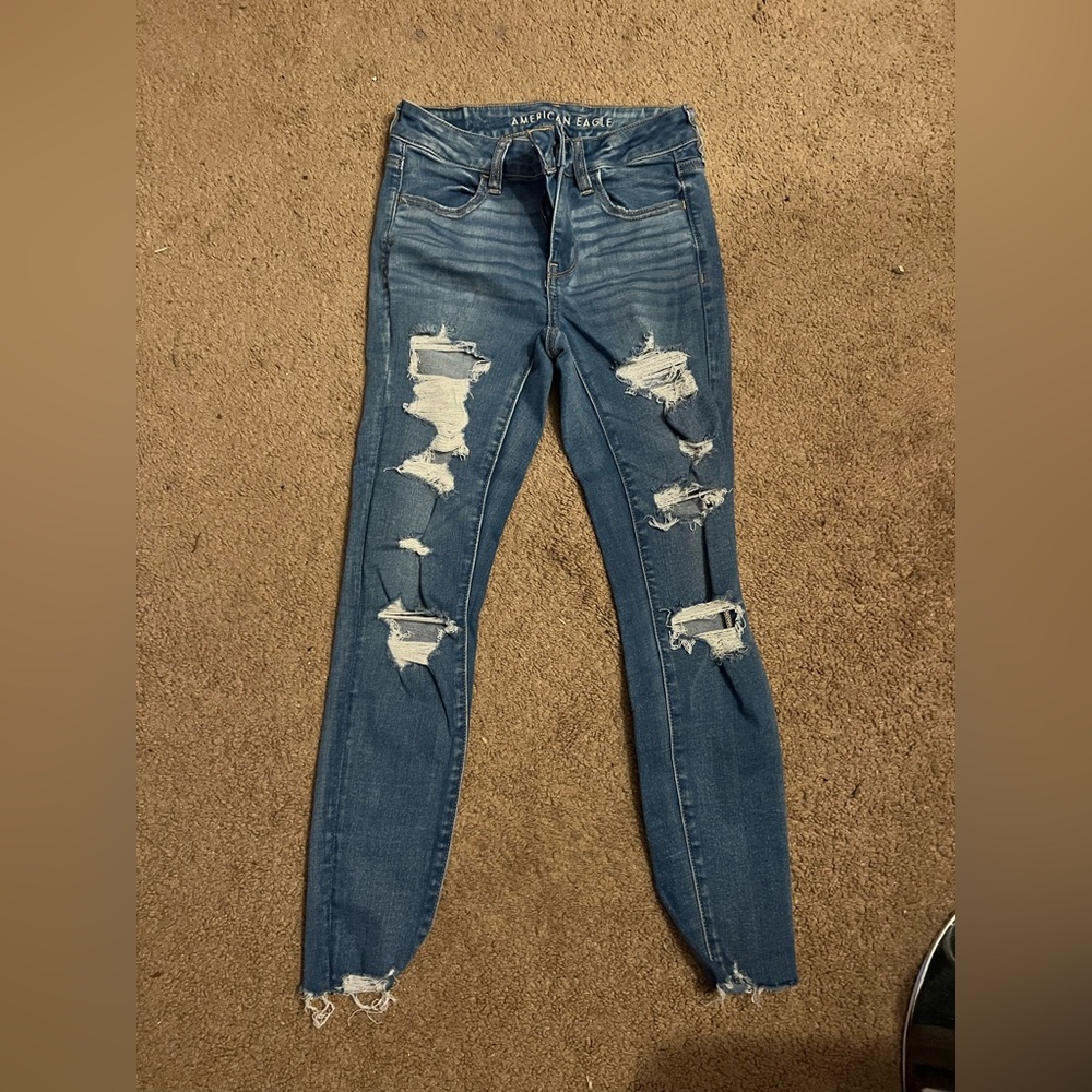 American Eagle Ripped Highrise Jeans